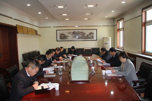 建設(shè)集團(tuán)聯(lián)合黨委副書記、紀(jì)委書記、工會(huì)負(fù)責(zé)人侯本英深入銅煤公司督導(dǎo)黨委中心組學(xué)習(xí)研討