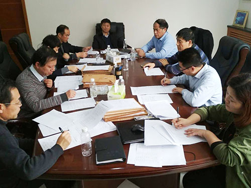 建設(shè)集團(tuán)召開2017年度政工職稱初級(jí)評(píng)審會(huì)