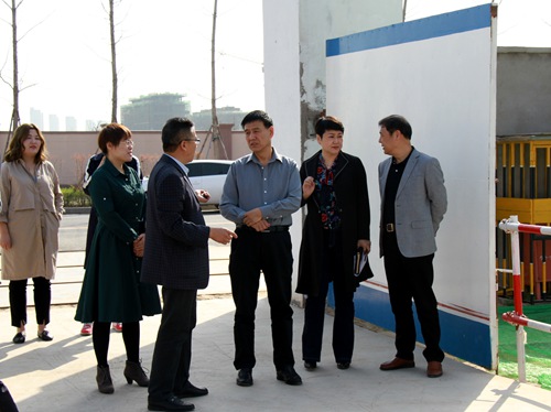 侯本英一行蒞臨大秦置業(yè)公司山水逸境項目檢查指導工作