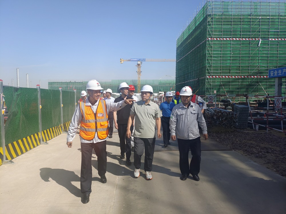 徐五才深入陜煤建設榆林化學二期一階段項目調(diào)研指導