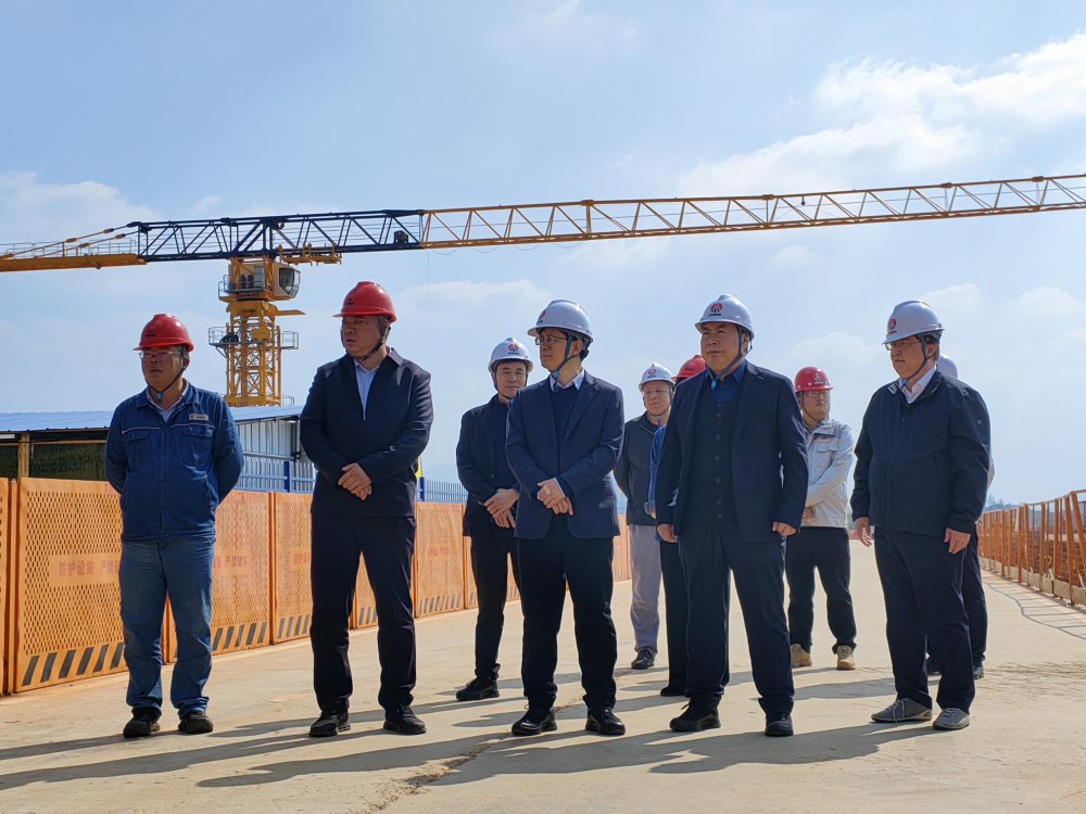 省紀(jì)委監(jiān)委駐陜煤集團(tuán)紀(jì)檢監(jiān)察組組長(zhǎng)、集團(tuán)黨委委員、紀(jì)委書記閆恒光一行深入陜煤汨羅電廠項(xiàng)目調(diào)研指導(dǎo)工作